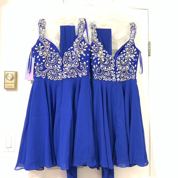 Shortsleeved Embellished Bodice Short Prom Dress - Picture 5 of 8